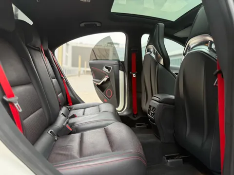 Mercedes-Benz Mercedes-Benz CLA
