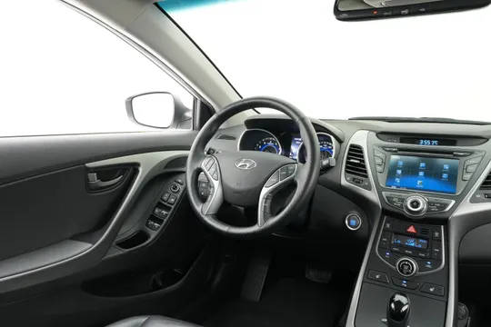 Hyundai Elantra (Avante)