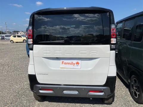Mitsubishi Delica Mini