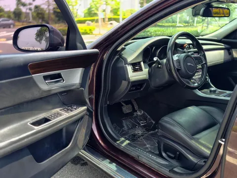 Jaguar XFL