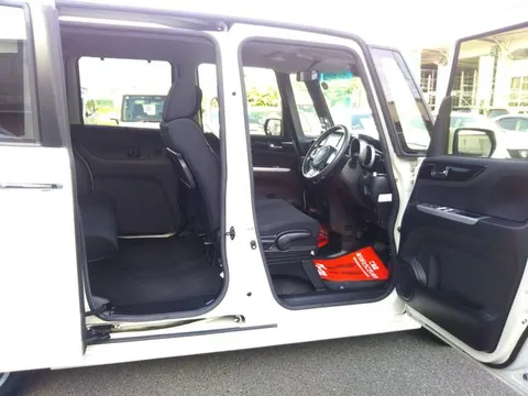 Honda N-BOX Custom