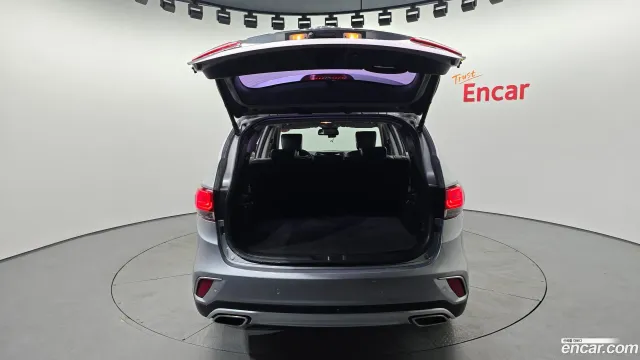 Hyundai Grand Santa Fe (Maxcruz)