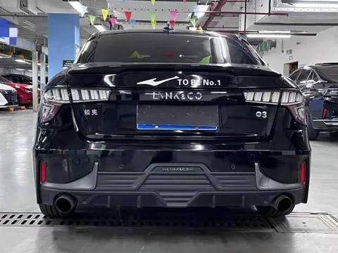 Lynk & Co 03