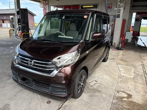 Nissan Dayz Roox