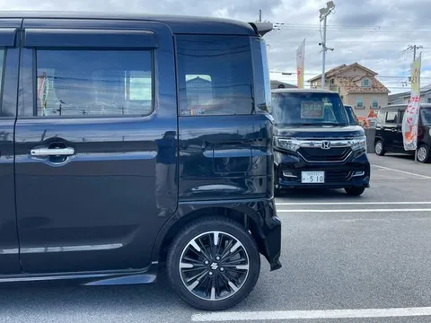 Suzuki Spacia