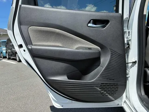 Nissan Note Aura