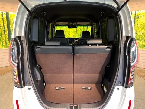 Honda N-BOX Custom