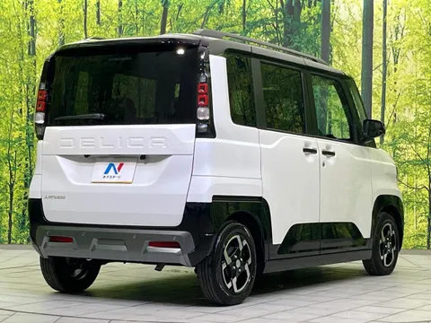 Mitsubishi Delica Mini
