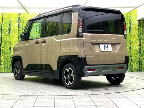 Mitsubishi Delica Mini