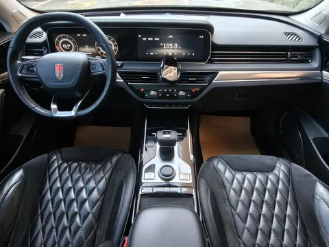 Hongqi HS5