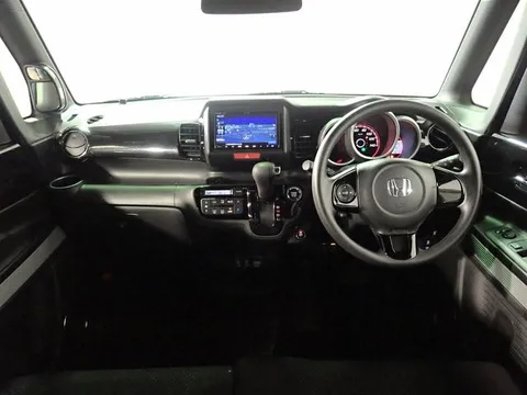 Honda N-BOX Slash