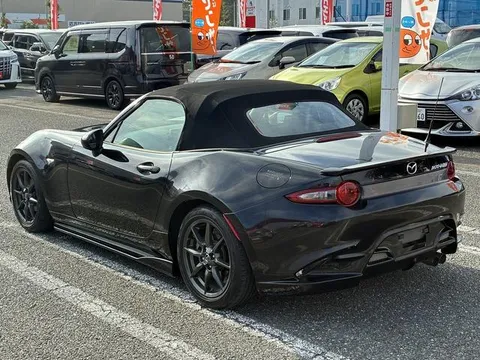 Mazda MX-5 (Roadster)