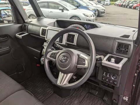 Toyota Pixis Mega