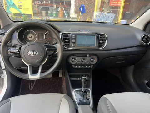 Kia Pegas