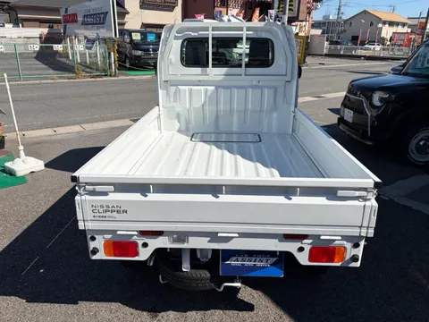 Nissan Clipper Truck