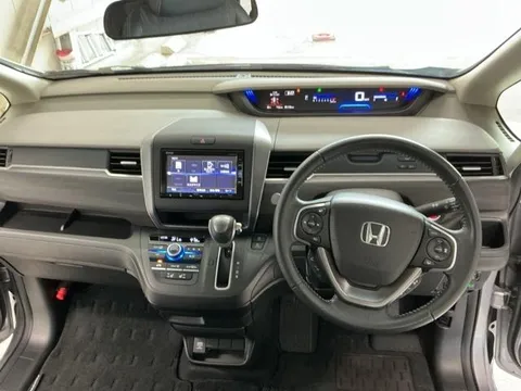 Honda Freed Plus