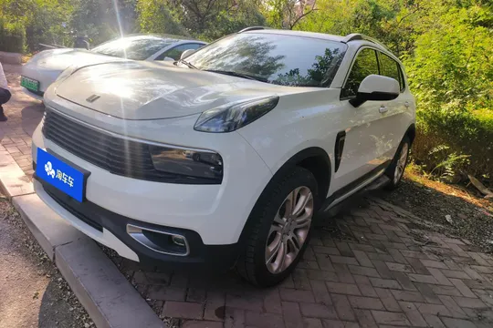 Lynk & Co 01
