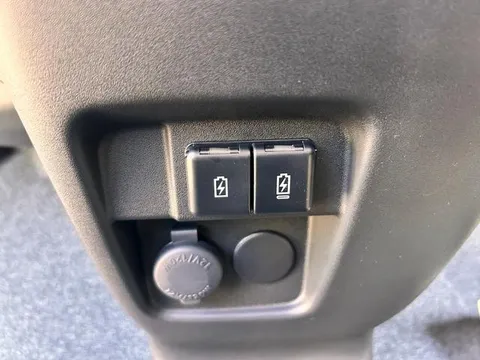 Suzuki Spacia Base