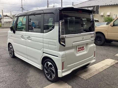 Suzuki Spacia