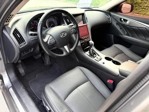Infiniti Q50L