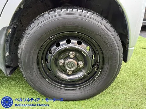 Nissan Clipper Van