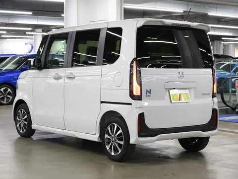 Honda N-BOX Custom