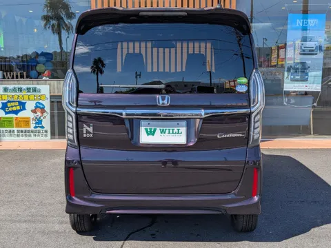 Honda N-BOX Custom