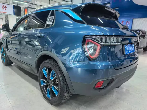 Lynk & Co 01