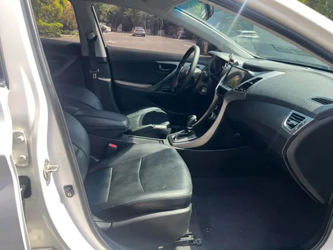 Hyundai Elantra (Avante)