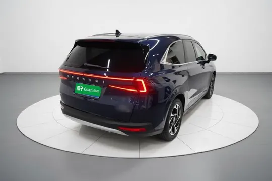 Hyundai Custo
