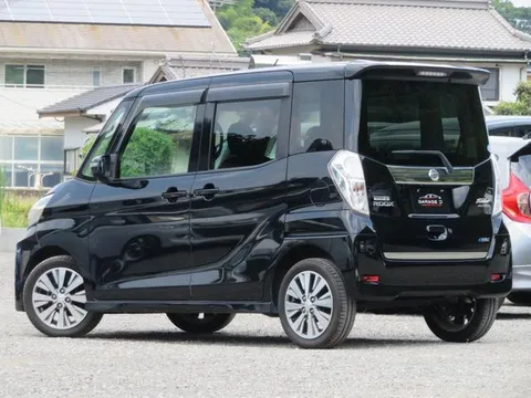 Nissan Dayz Roox