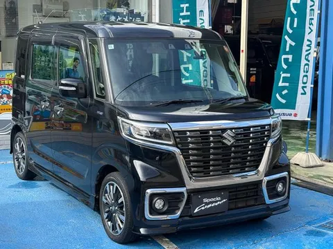 Suzuki Spacia Custom