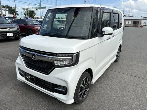 Honda N-BOX Custom