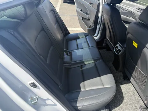 Hyundai Elantra (Avante)