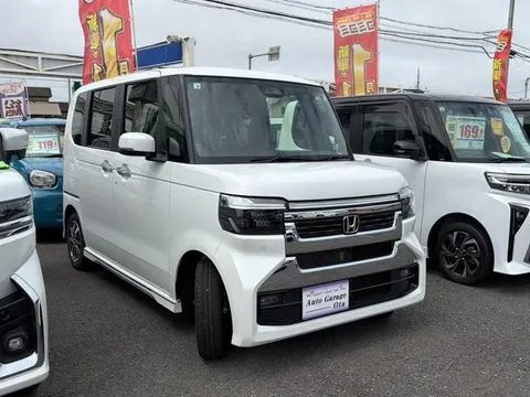 Honda N-BOX Custom