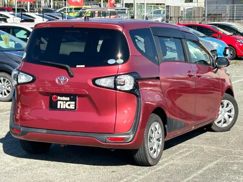 Toyota Sienta