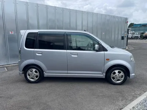 Nissan Otti