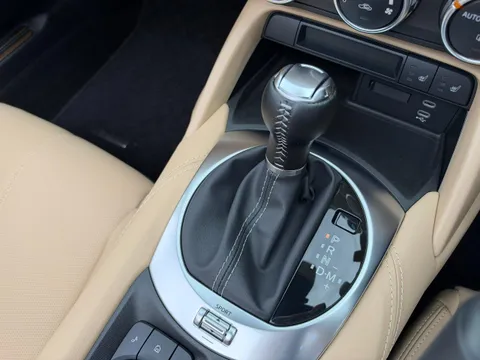 Mazda MX-5 (Roadster)