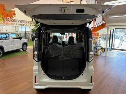Suzuki Spacia Custom