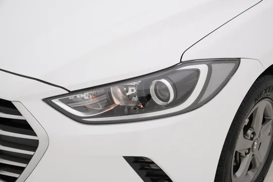Hyundai Elantra (Avante)