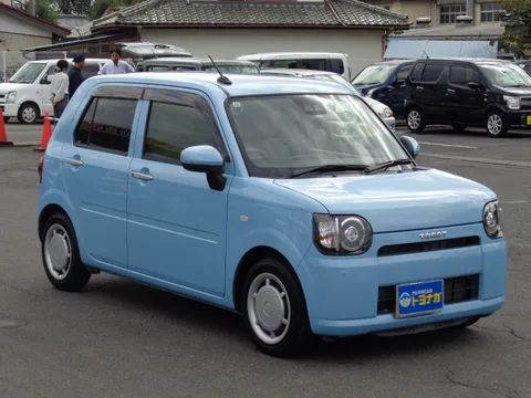 Daihatsu Mira Tocot