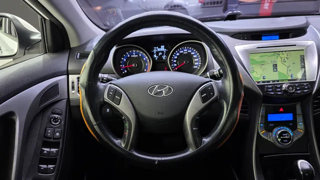 Hyundai Elantra (Avante)