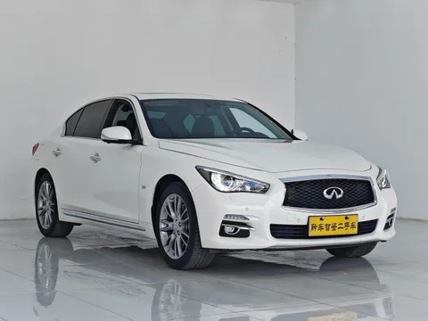 Infiniti Q50L