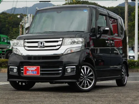 Honda N-BOX Custom