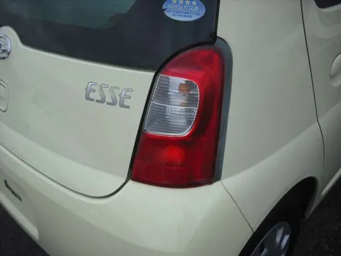 Daihatsu Esse
