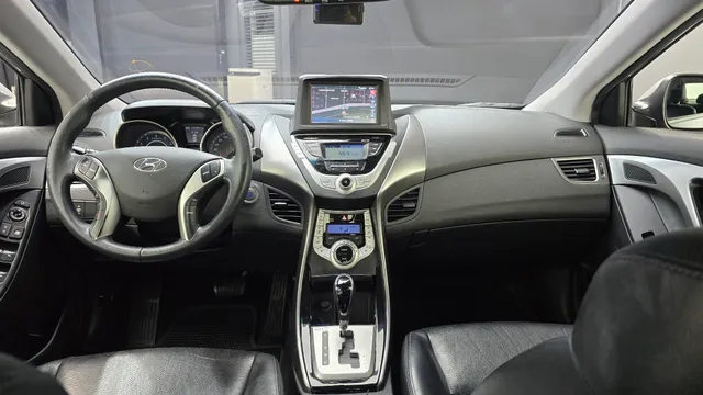 Hyundai Elantra (Avante)