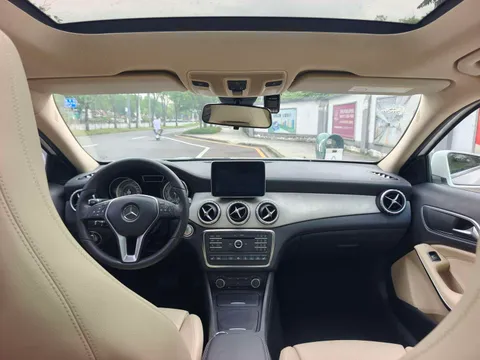 Mercedes-Benz Mercedes-Benz GLA