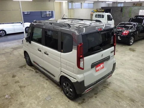 Suzuki Spacia Gear