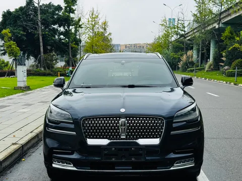 Lincoln Aviator