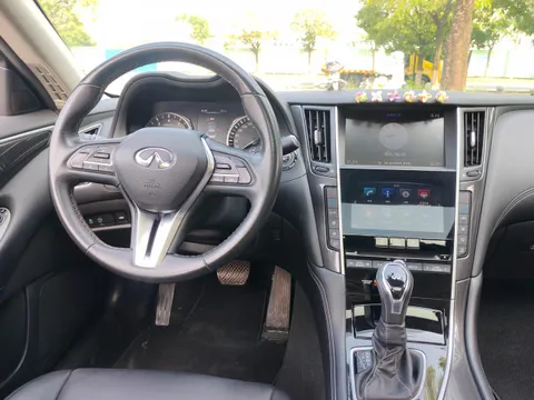 Infiniti Q50L